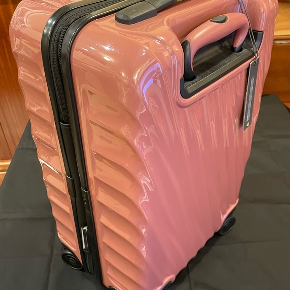 Tumi Blush Hardshell Luggage - Picture 4 of 16